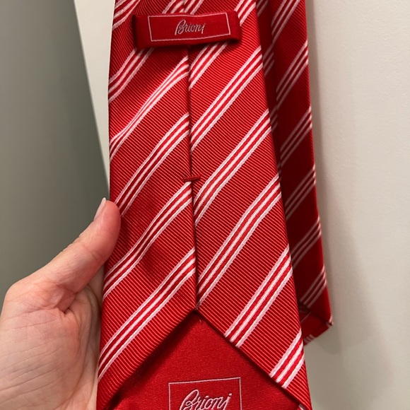 Men's Brioni 100% Silk Tie - Picture 8 of 13